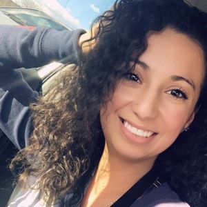 Meet your Posher, Mayra